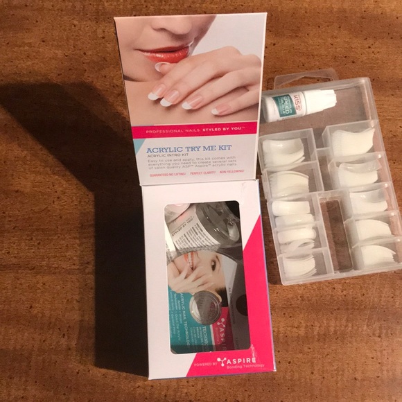 Acrylic nail kit - Picture 2 of 7